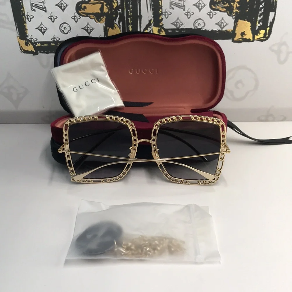 New Authentic Gucci Sunglasses Women's GG1033S 002 Gold Necklace Chain 57-21-215